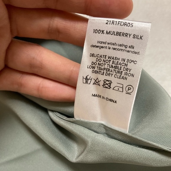 Silk Maison dress - Picture 4 of 4